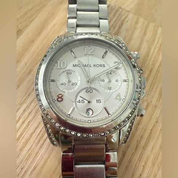 Michael Kors Blair silver tone chronograph watch NEW BATTERY - Picture 1 of 9